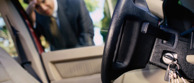 24 hour car locksmith in Paramount