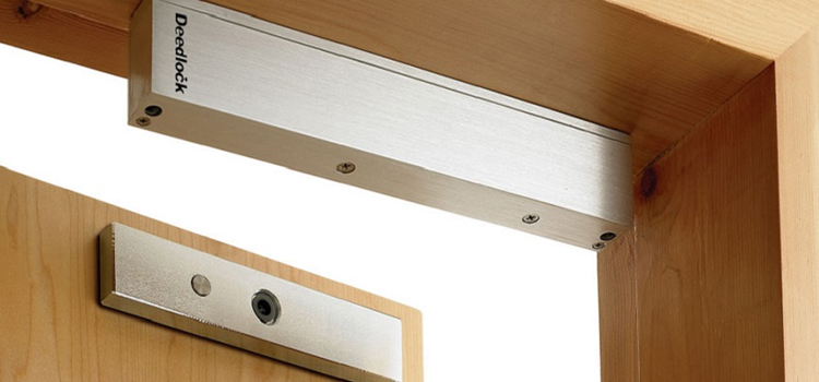 Magnetic lock installation Paramount